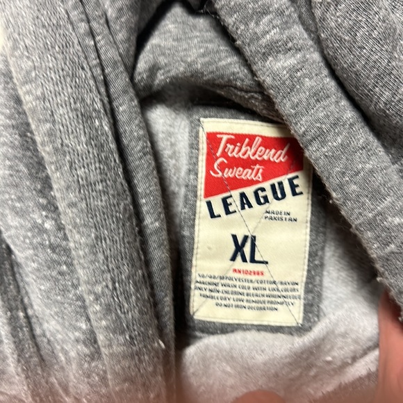 University of Miami Hurricanes Men’s XL Hooded Sweatshirt League - Picture 3 of 4